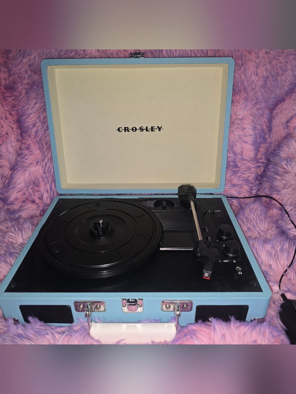 Crosby Portable Briefcase Style Turntable